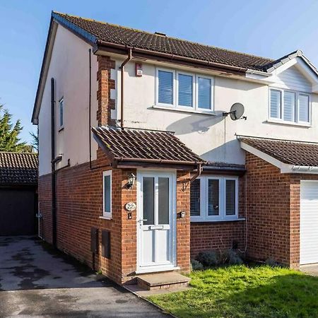 2 Bedroom House-Driveway - Bournemouth Hospital - Long Stay Discounts - Lima Apartments Ltd 외부 사진