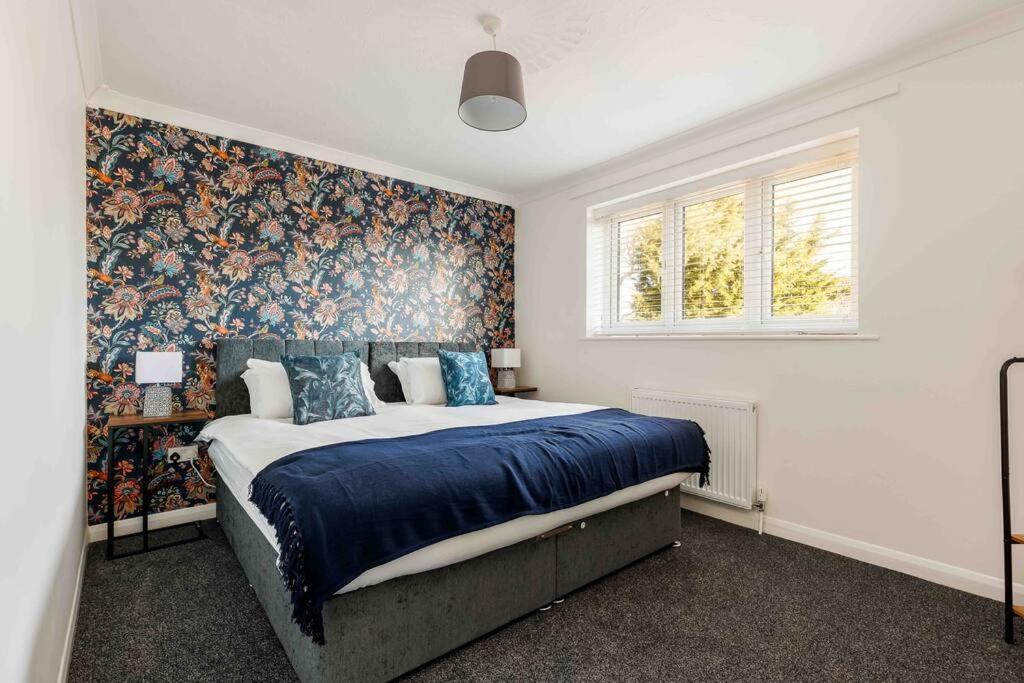 2 Bedroom House-Driveway - Bournemouth Hospital - Long Stay Discounts - Lima Apartments Ltd 외부 사진